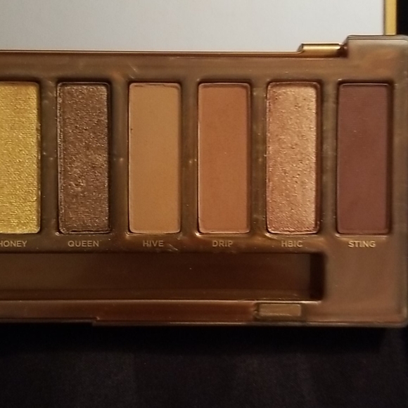 Naked Urban Decay Honey Palette - Picture 7 of 7